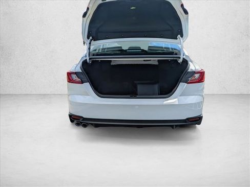 Used 2025 Toyota Camry SE image 7