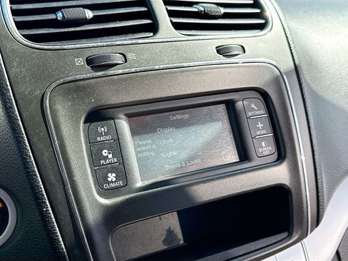 Used 2017 Dodge Journey SE image 9