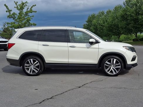 Used 2017 Honda Pilot Touring image 10