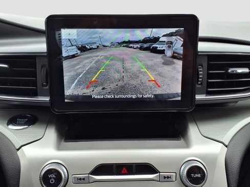 Used 2022 Ford Explorer XLT w/ Equipment Group 202A image 25