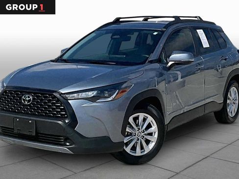 Used 2023 Toyota Corolla Cross LE FWD image 1