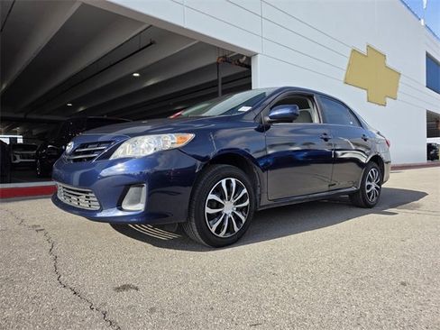 Used 2013 Toyota Corolla LE image 2
