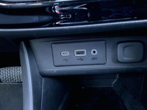 Used 2023 Buick Encore GX Select image 16