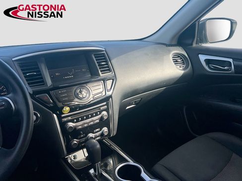 Used 2020 Nissan Pathfinder S image 30