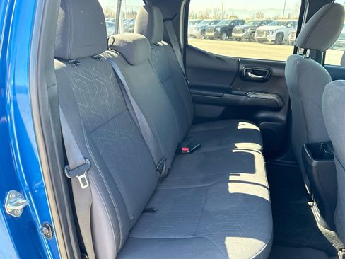 Used 2017 Toyota Tacoma TRD Off-Road w/ Tow Package (A/T) image 16