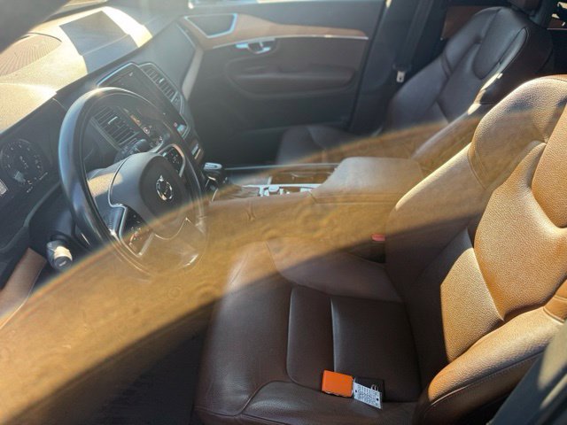 Used 2021 Volvo XC90 T6 Momentum w/ Climate Package AWD/4WD image 7