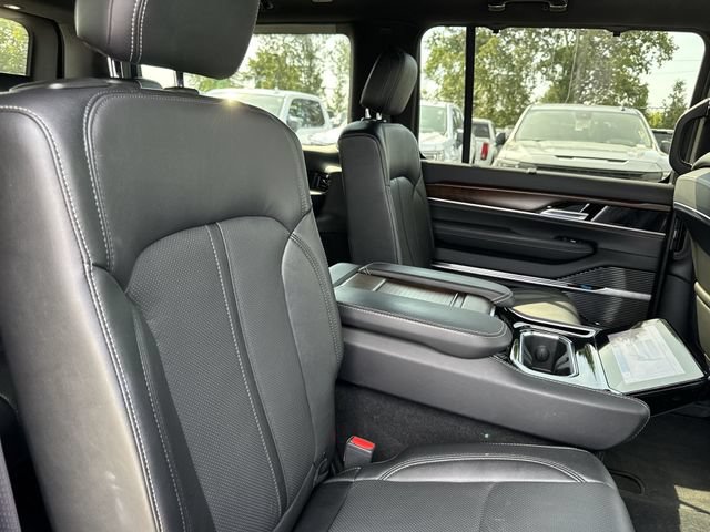 Used 2022 Jeep Grand Wagoneer Series I AWD/4WD image 28