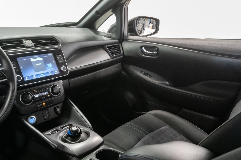 Used 2025 Nissan Leaf S FWD image 11