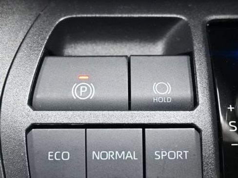 Used 2025 Toyota RAV4 XLE w/ Convenience Package FWD image 33