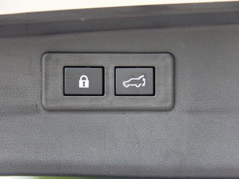 Used 2024 Subaru Outback Premium image 30