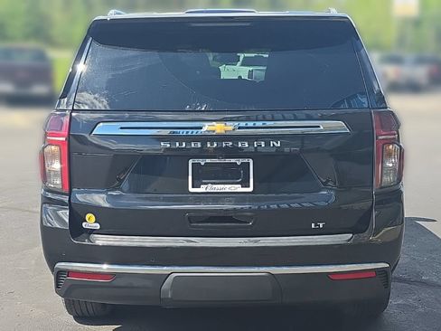 Used 2024 Chevrolet Suburban LT AWD/4WD image 6