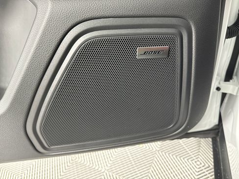 Certified 2025 Porsche Macan image 14