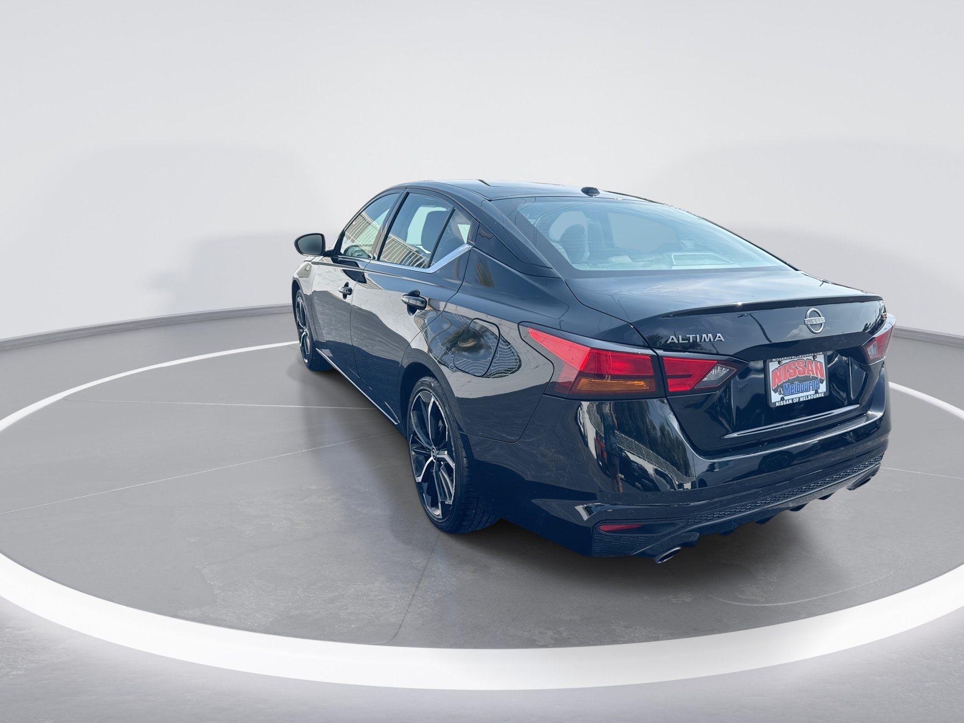 Used 2024 Nissan Altima 2.5 SR FWD image 6