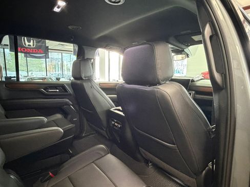 Used 2025 GMC Yukon Denali AWD/4WD image 48