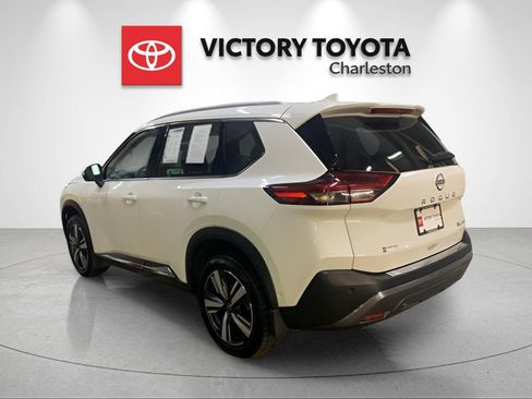 Used 2023 Nissan Rogue SL w/ SL Premium Package image 4