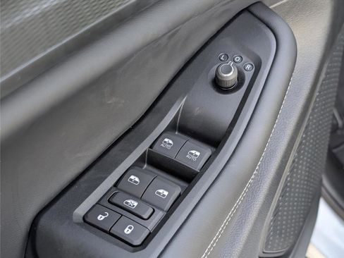 New 2025 Jeep Grand Cherokee Altitude image 22