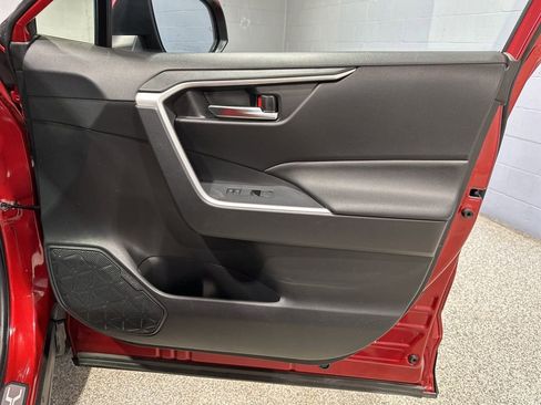 Used 2022 Toyota RAV4 SE w/ Weather & Moonroof Package image 17