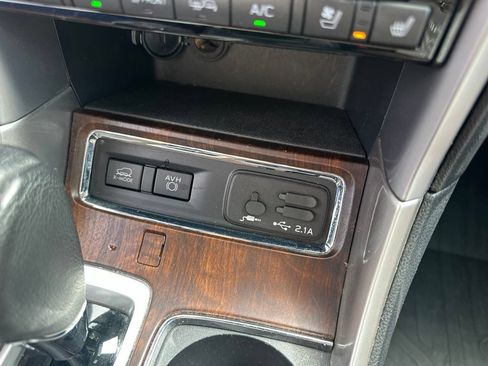 Used 2019 Subaru Ascent Touring AWD/4WD image 21