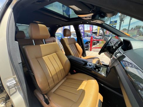 Used 2010 Mercedes-Benz E 350 Sedan image 36