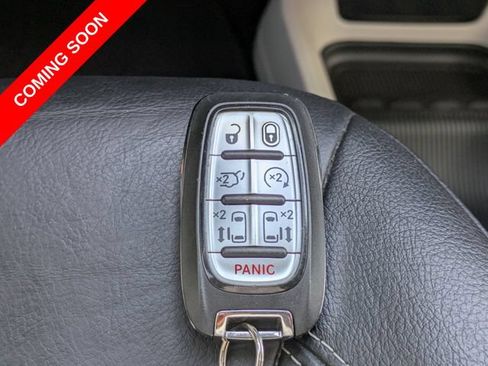Certified 2022 Chrysler Pacifica Touring-L FWD image 28