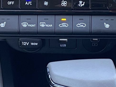 Used 2025 Hyundai Elantra SEL FWD image 29