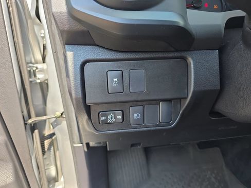 Certified 2022 Toyota Tacoma SR AWD/4WD image 30