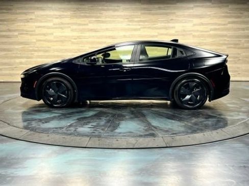 Used 2025 Toyota Prius Plug-In Hybrid FWD image 24