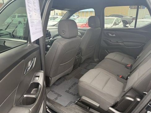 Used 2023 Chevrolet Traverse LT image 10