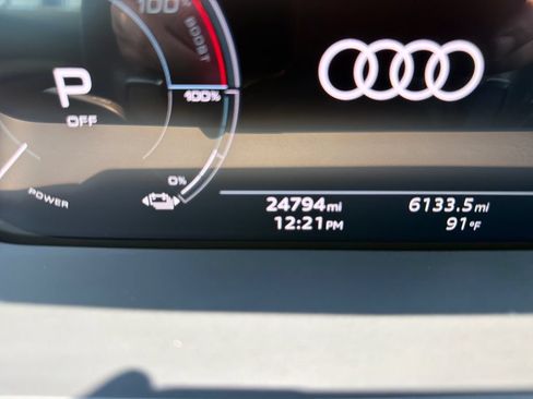 Used 2024 Audi Q8 e-tron Premium Plus w/ Premium Plus Package AWD/4WD image 17