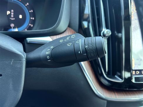 Used 2023 Volvo XC60 B5 Plus w/ Protection Package Premier image 27