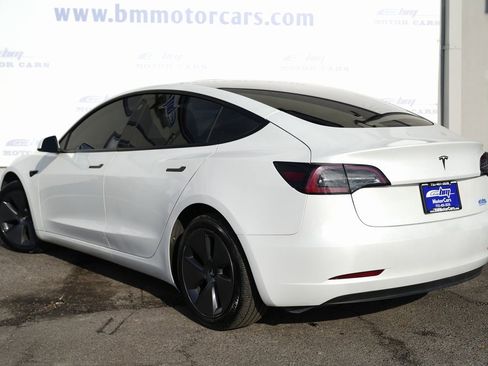 Used 2023 Tesla Model 3 Standard Range image 4