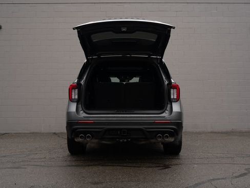 Used 2025 Ford Explorer ST AWD/4WD image 14