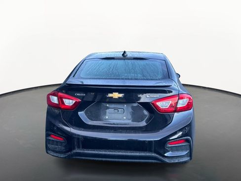 Used 2018 Chevrolet Cruze Premier w/ Premier True North Edition FWD image 4