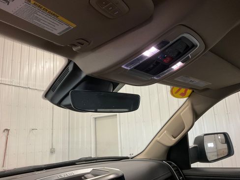 Used 2021 RAM 1500 Laramie AWD/4WD image 18