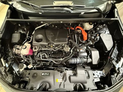 Certified 2022 Toyota RAV4 XLE w/ Convenience Package AWD/4WD image 10