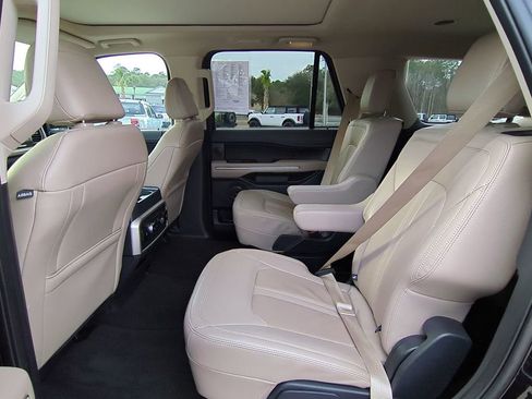 Used 2024 Ford Expedition Limited image 14