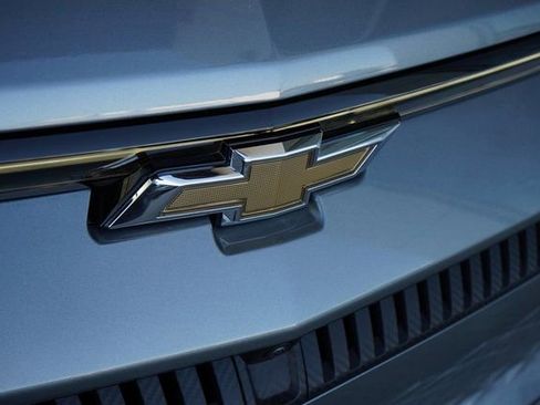 New 2025 Chevrolet Equinox EV LT FWD image 29