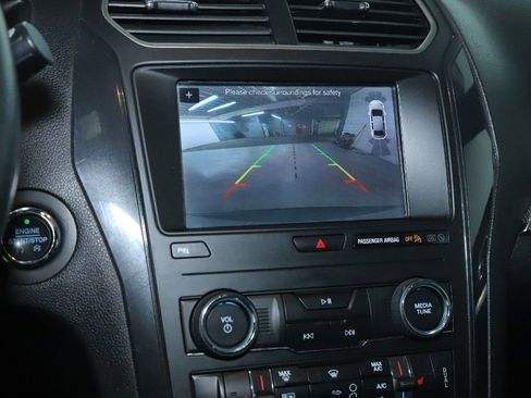 Used 2019 Ford Explorer XLT w/ Equipment Group 202A image 32