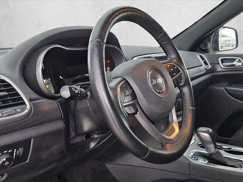 Used 2018 Jeep Grand Cherokee Altitude image 9