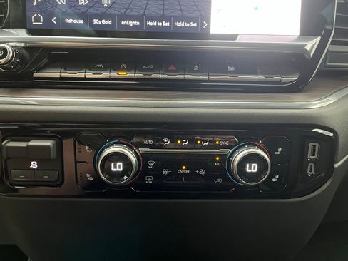 Used 2023 GMC Sierra 1500 SLT image 23