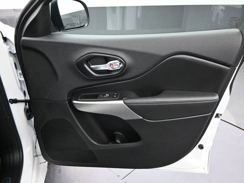 Used 2020 Jeep Cherokee High Altitude image 37