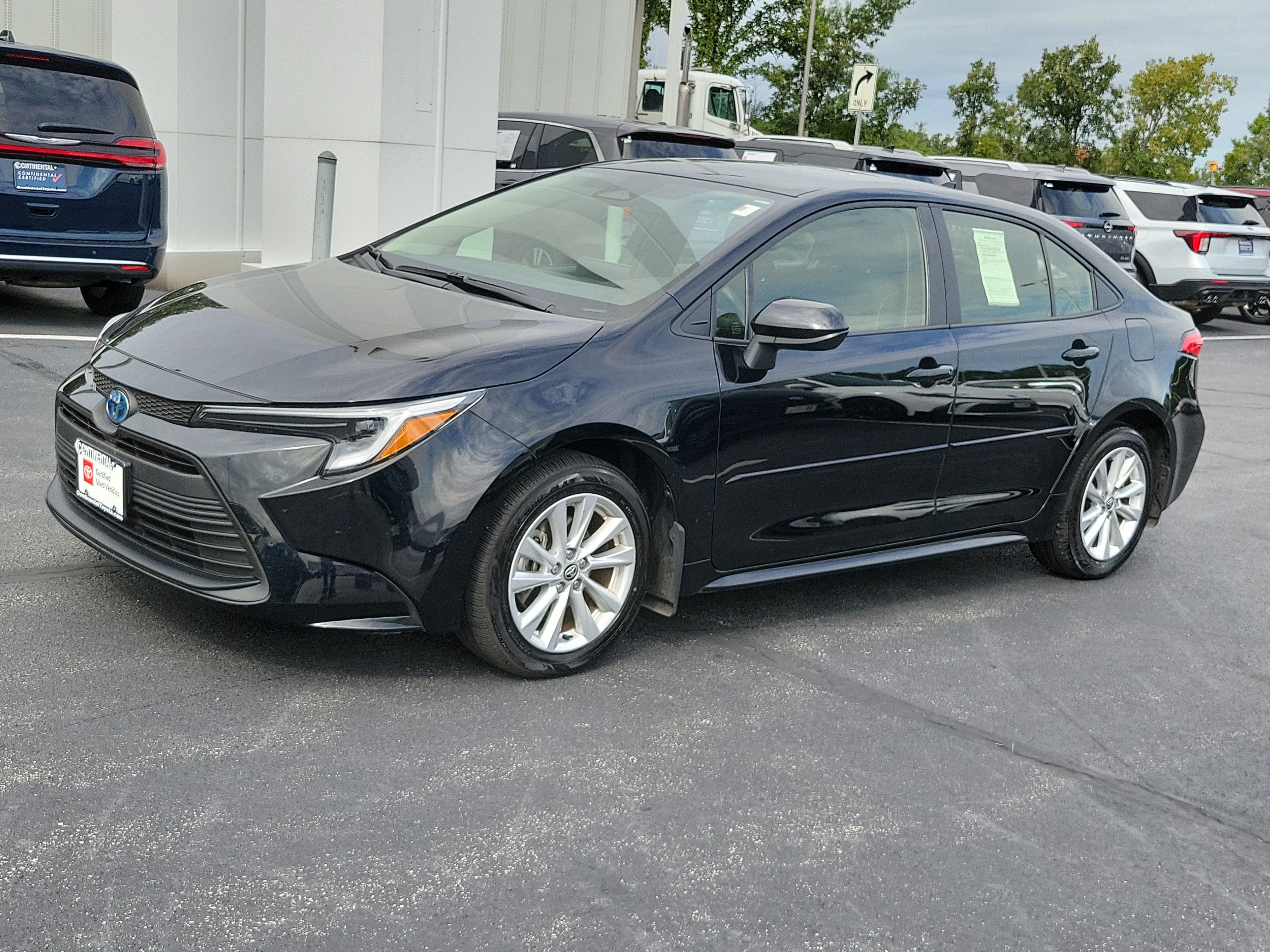 Certified 2025 Toyota Corolla LE w/ LE Premium Package FWD image 3