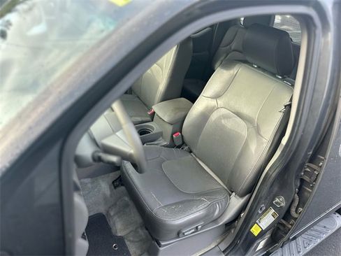 Used 2012 Nissan Frontier SL image 12
