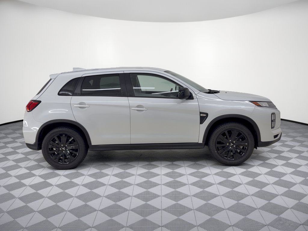 Used 2025 Mitsubishi Outlander Sport LE AWD/4WD image 8