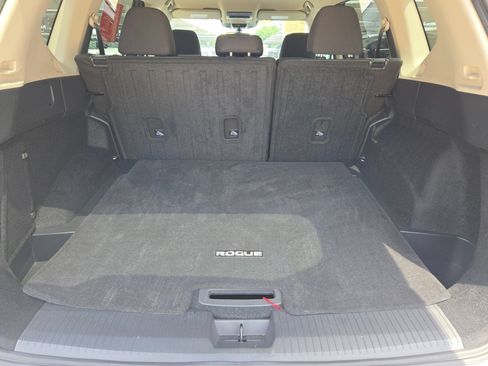 Certified 2026 Nissan Rogue SV FWD image 23