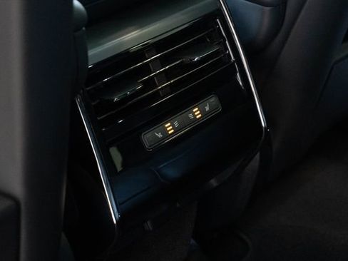 Used 2025 Land Rover Range Rover Sport SE AWD/4WD image 21