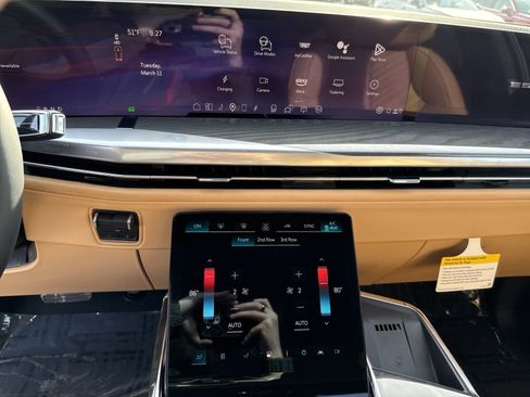 New 2025 Cadillac Escalade IQ Luxury 2 image 16