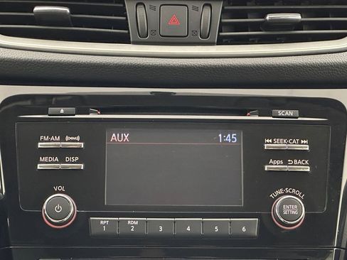 Used 2016 Nissan Rogue SV AWD/4WD image 21