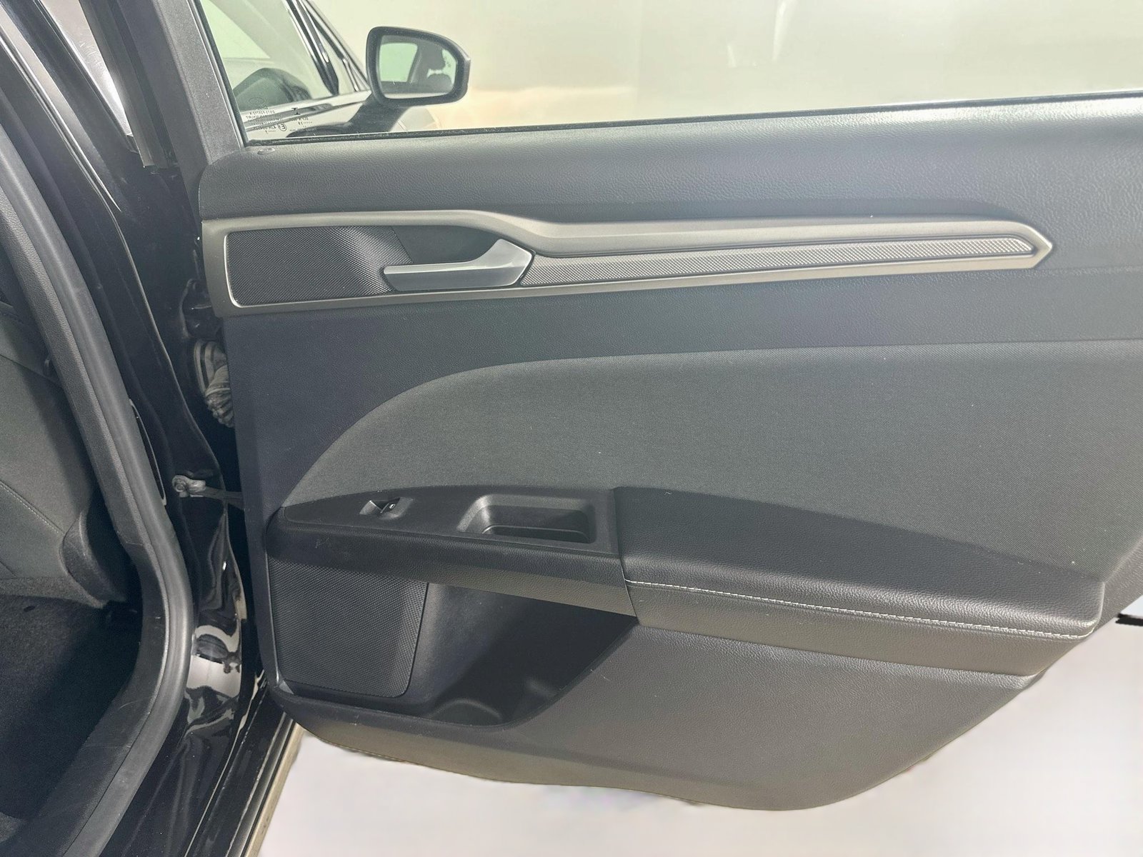 Used 2019 Ford Fusion SE FWD image 41