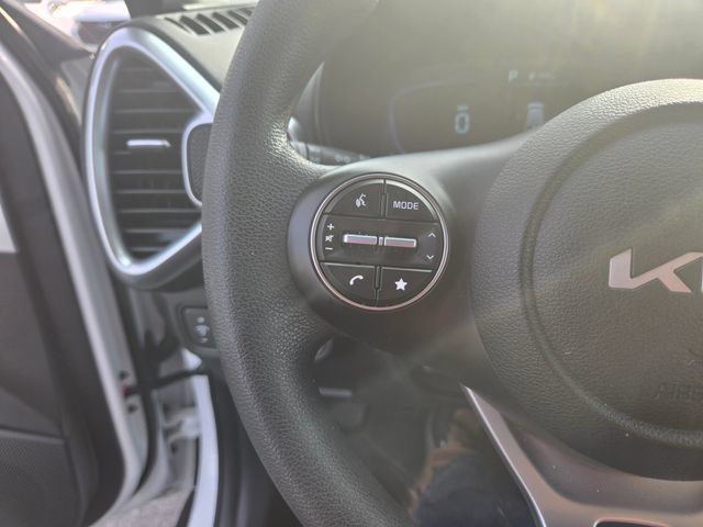 Used 2025 Kia Soul LX FWD image 14